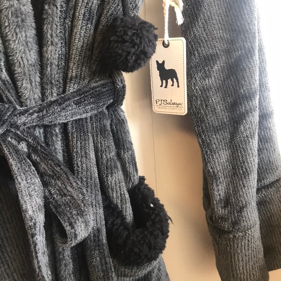 Fuzzy Robe - Picture 3 of 4